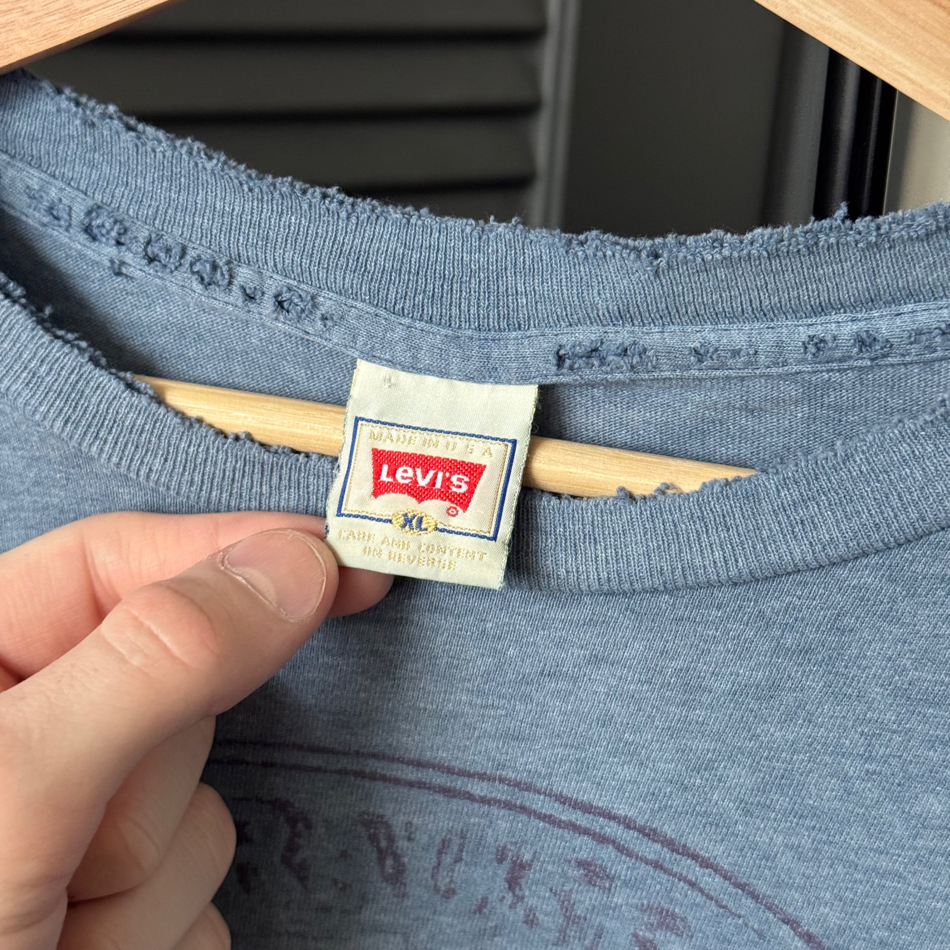 80s/90s Levis Tee (M/L)